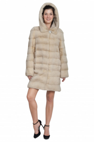 Норковая шуба поперечка с капюшоном в бежевом цвете